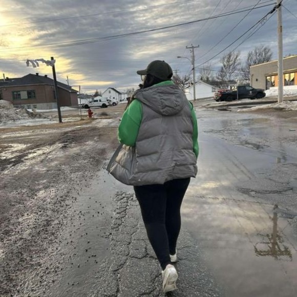 Meet your Posher, Kamille - Picture 1 of 1